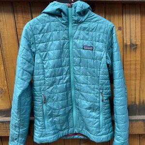 Patagonia Nano Puff Hoodie – XS Light Blue